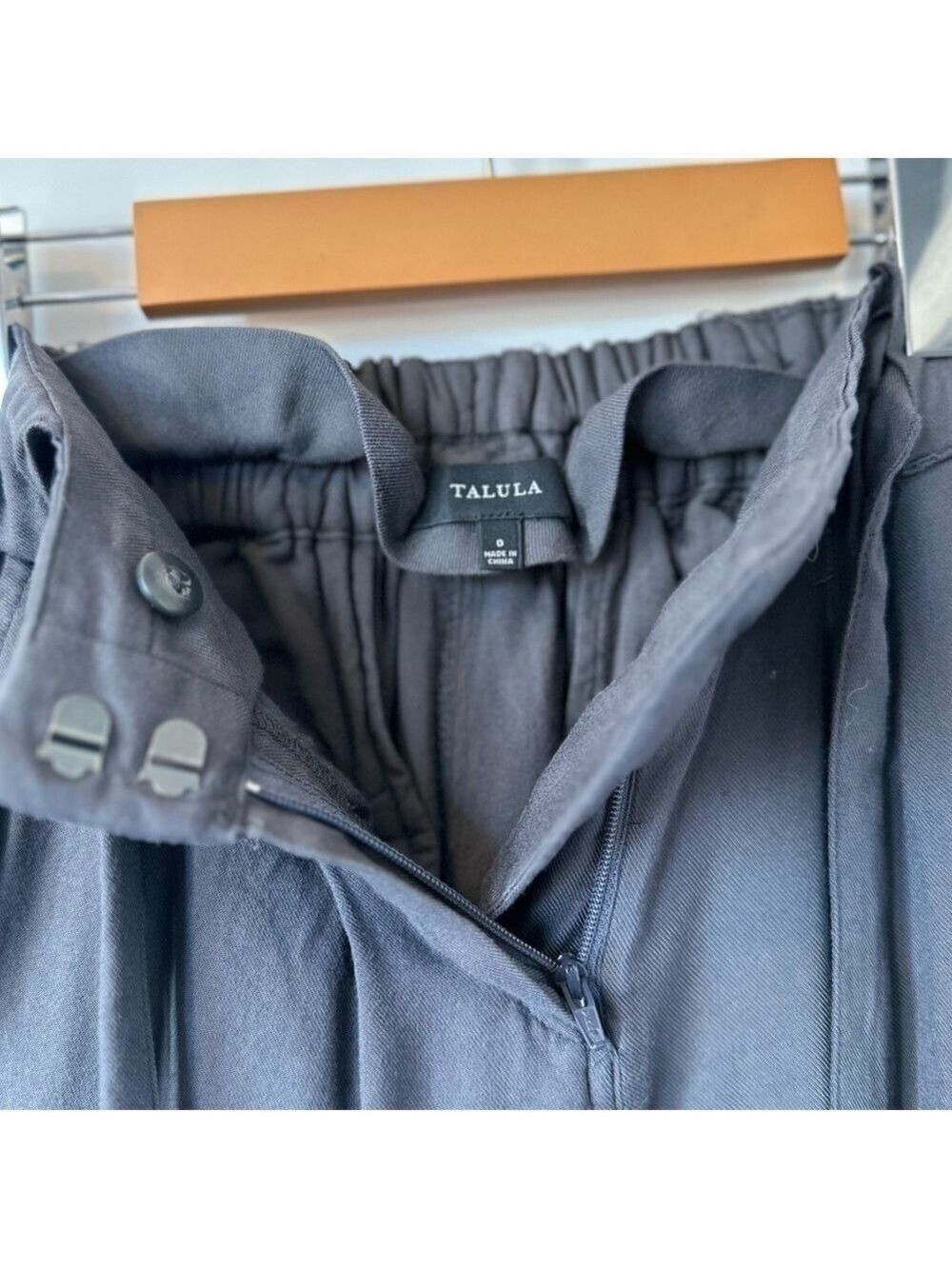Talula Capris US 0 - Picture 7 of 7